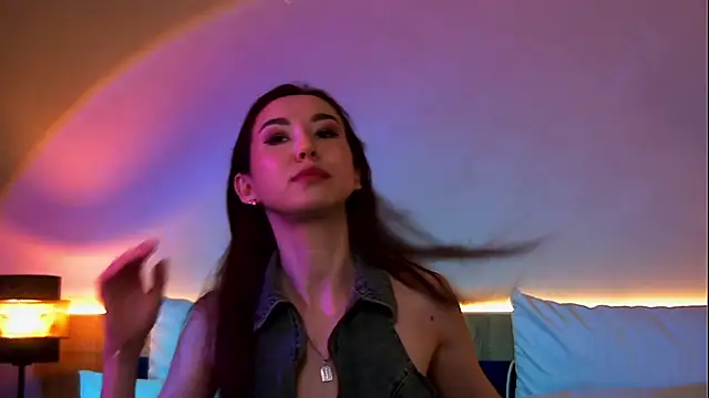 EmilyGray   online show from June 11, 7:17 am
