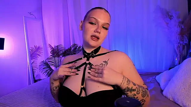 seesamnoir online show from March 4, 6:19 am