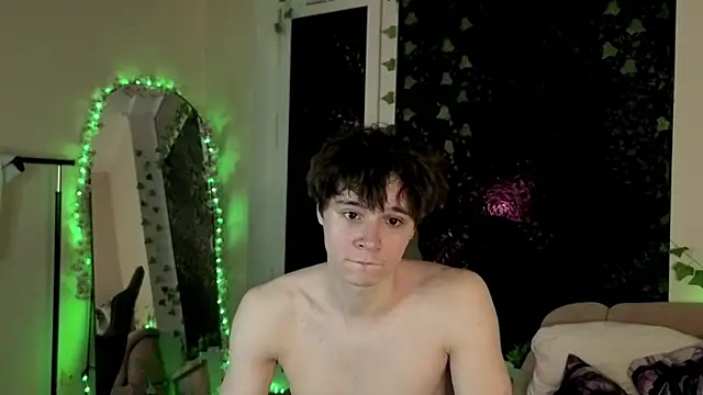 AnthonyCuutie online show from April 15, 7:58 pm