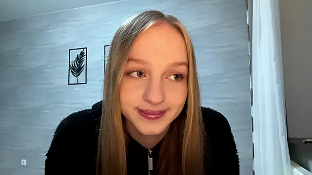 Anika Socutehe online show from April 10, 11:20 pm