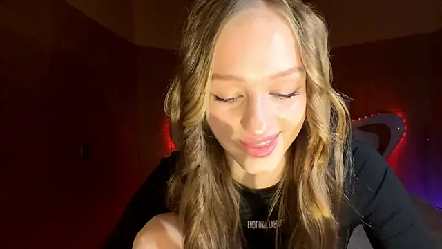 Anika Socutehe online show from April 15, 7:58 pm