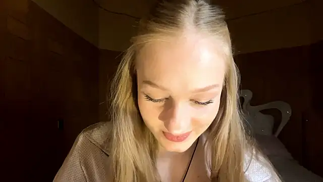 Anika Socutehe online show from April 20, 9:38 pm