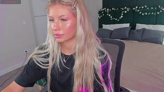 Sidny Beth online show from July 30, 8:57 am