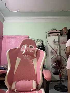 Leeeeiu online show from May 10, 4:01 pm