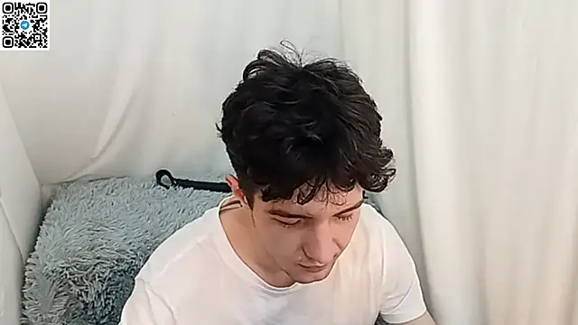  ZaneX online show from April 8, 7:36 pm