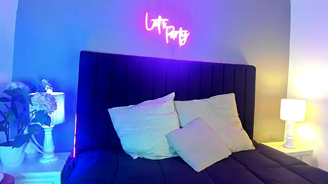 scarlett leex  online show from April 7, 4:24 am