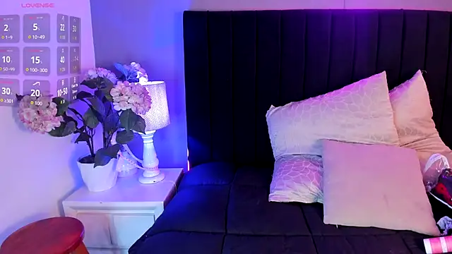 scarlett leex  online show from April 11, 3:44 am