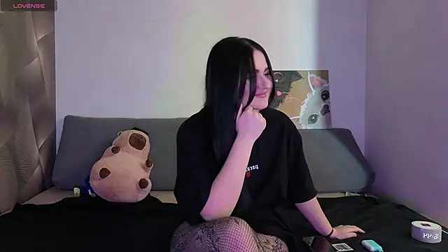 anglickes online show from March 8, 1:37 pm