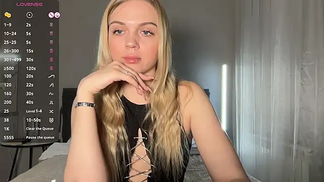 Snapshot of AlexaDeviliciouss chatting on April 27, 3:10 pm AlexaDeviliciouss online show from April 27, 3:10 pm