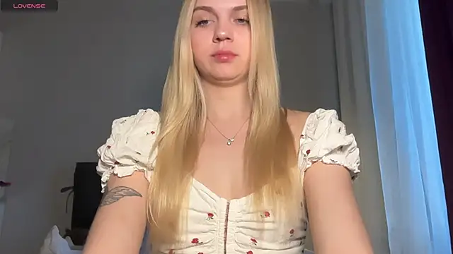 Snapshot of AlexaDeviliciouss chatting on June 2, 11:12 am AlexaDeviliciouss online show from June 2, 11:12 am