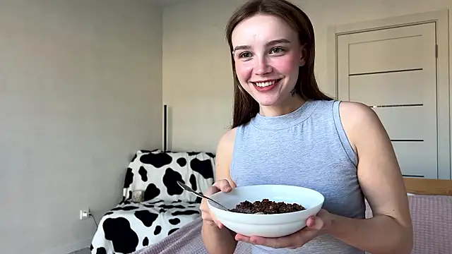 Lolatatee online show from March 22, 5:00 am