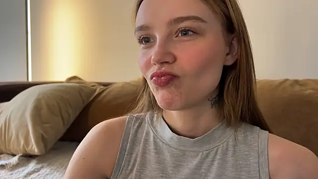 Lolatatee online show from April 11, 10:41 am