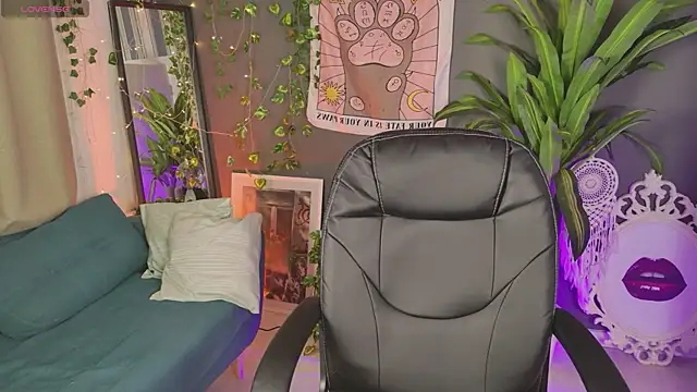 Nami Umi online show from March 4, 9:32 pm