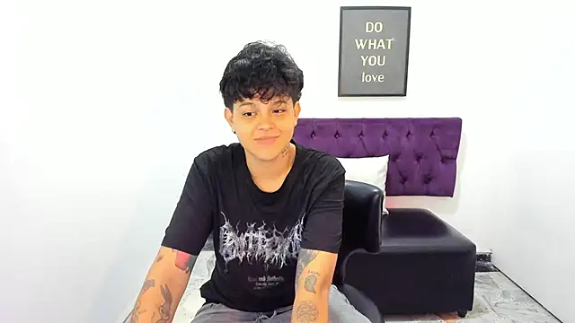 Snapshot of TomBoy_Natali chatting on May 12, 11:07 am TomBoy Natali online show from May 12, 11:07 am