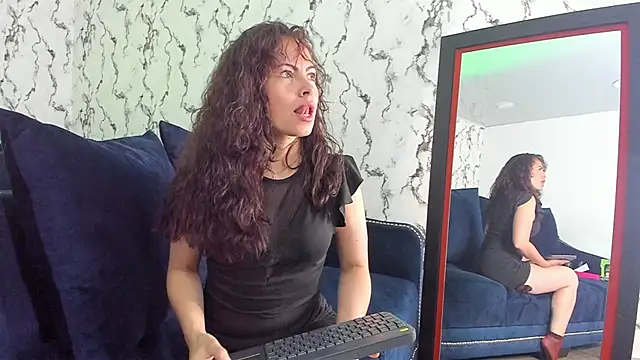 ShaylaMars online show from April 23, 11:42 am