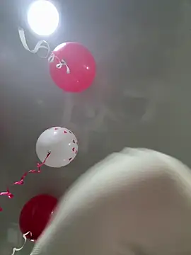   Nahomy online show from March 5, 11:28 am