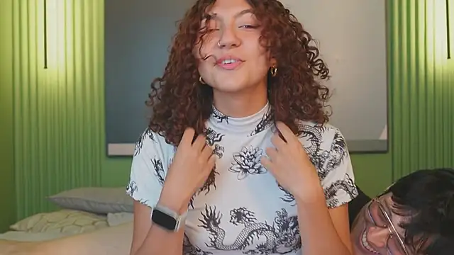 Mia and Belmonth online show from April 18, 7:58 pm