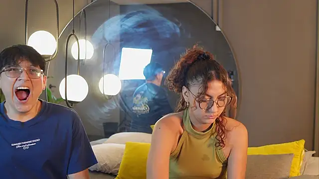 Mia and Belmonth online show from June 4, 6:47 pm