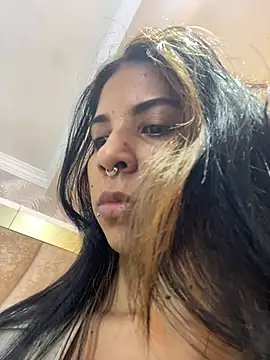 VioletaHills  online show from March 9, 12:20 pm