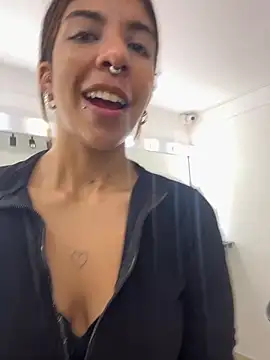 VioletaHills  online show from March 24, 12:43 pm