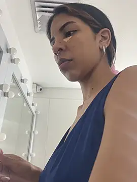 VioletaHills  online show from March 25, 12:22 pm