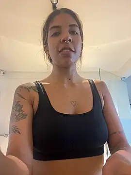 VioletaHills  online show from April 4, 12:13 pm