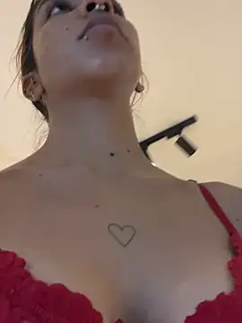 VioletaHills  online show from April 18, 11:58 am