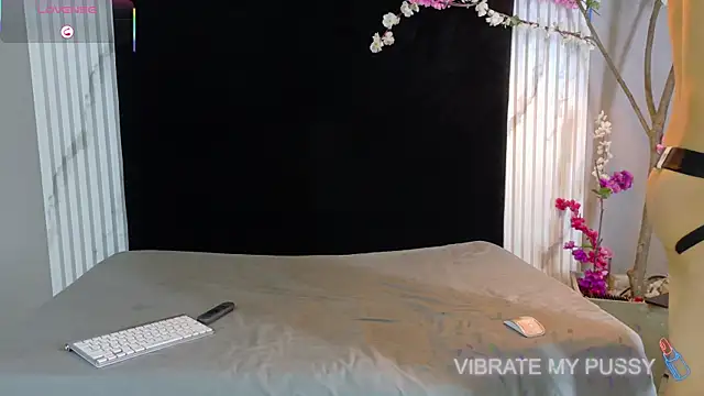 Danteandviolete cr online show from April 19, 11:31 am