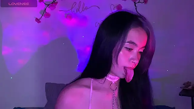 Snapshot of sweet_molly420 chatting on May 15, 11:34 pm sweet molly420 online show from May 15, 11:34 pm