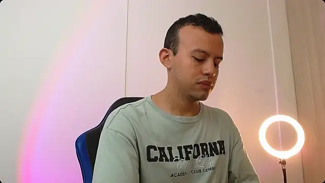 Snapshot of Damian_Wish chatting on March 19, 10:08 am Damian Wish online show from March 19, 10:08 am