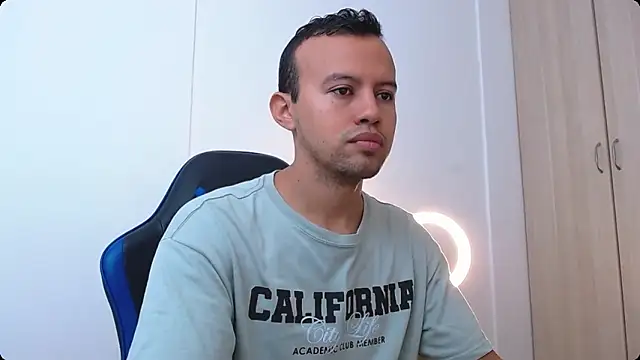 Snapshot of Damian_Wish chatting on March 26, 12:44 pm Damian Wish online show from March 26, 12:44 pm