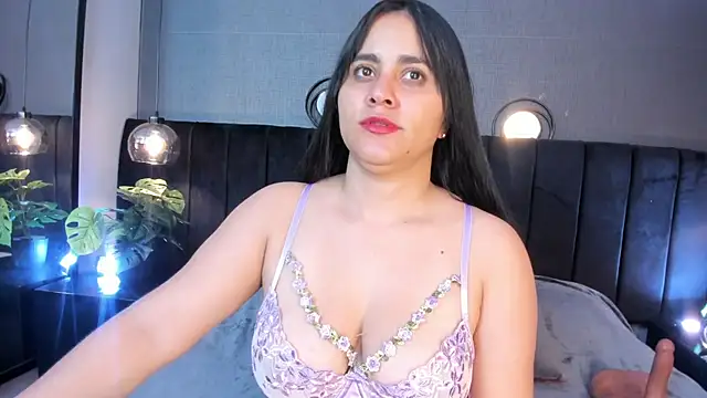 alejandra  garcia online show from April 19, 9:39 pm