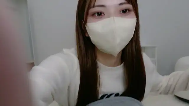 Snapshot of marinachan_v chatting on March 8, 8:51 am marinachan v online show from March 8, 8:51 am