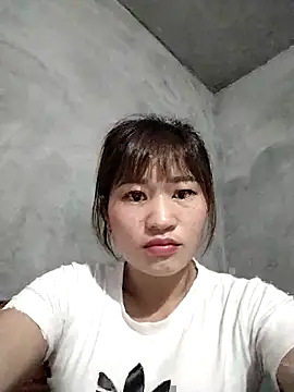 Lilinn  online show from April 12, 9:31 pm