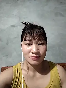 Lilinn  online show from April 17, 1:03 pm