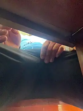 hoang15075 online show from April 10, 1:11 am