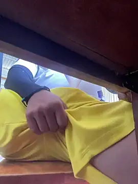 hoang15075 online show from April 21, 2:04 am