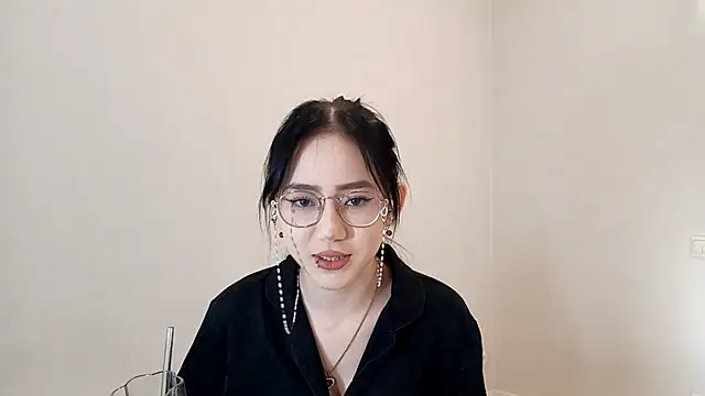 SolvedGlobe online show from April 23, 1:24 pm