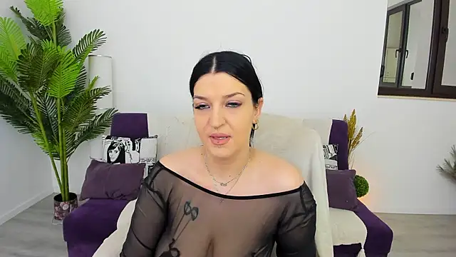 Karinna Shine online show from March 4, 4:24 pm