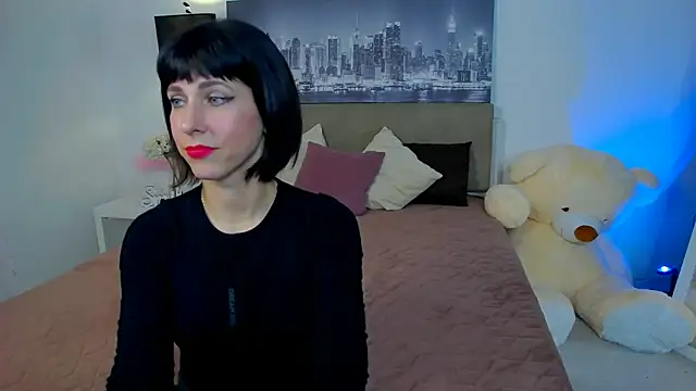 HeidieRaven online show from April 23, 1:24 pm