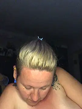 Snapshot of SofiaAmour chatting on August 5, 7:17 pm SofiaAmour online show from August 5, 7:17 pm