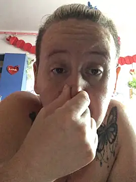 Snapshot of SofiaAmour chatting on August 7, 6:48 am SofiaAmour online show from August 7, 6:48 am