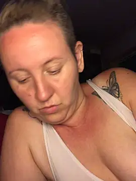 Snapshot of SofiaAmour chatting on August 7, 6:54 pm SofiaAmour online show from August 7, 6:54 pm