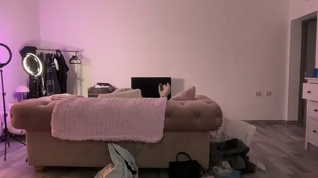 Naughtyblondex online show from April 24, 9:39 pm