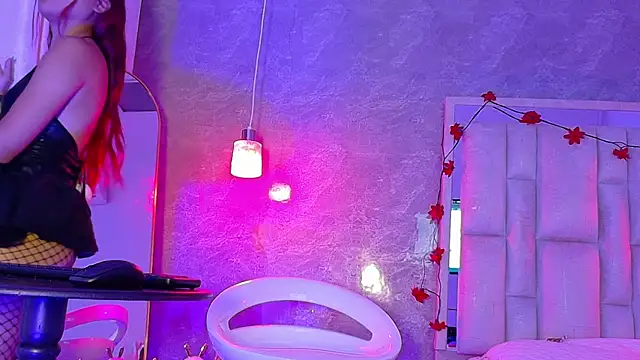 Bella-Sanders online show from March 31, 11:10 am