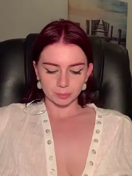 Snapshot of VelvetChloe chatting on May 31, 6:09 pm VelvetChloe online show from May 31, 6:09 pm
