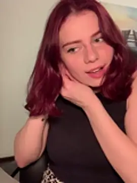 Snapshot of VelvetChloe chatting on June 3, 7:30 pm VelvetChloe online show from June 3, 7:30 pm
