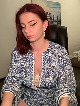 Snapshot of VelvetChloe chatting on June 18, 1:26 pm VelvetChloe online show from June 18, 1:26 pm
