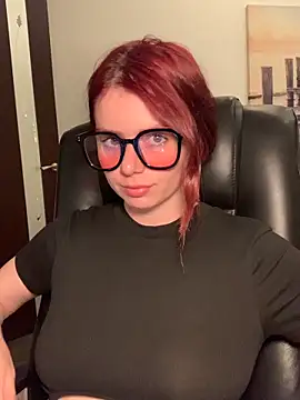 Snapshot of VelvetChloe chatting on June 20, 6:54 pm VelvetChloe online show from June 20, 6:54 pm