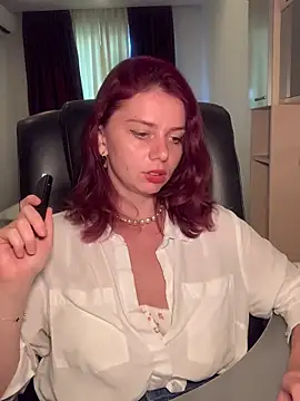 Snapshot of VelvetChloe chatting on July 7, 3:38 pm VelvetChloe online show from July 7, 3:38 pm